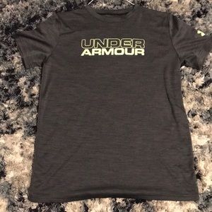 Under armor tee shirt